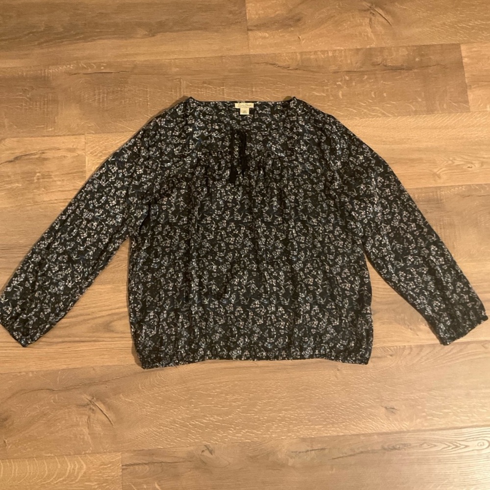 Lucky Brand black floral metallic v-neck long sleeve blouse with tie collar, XXL